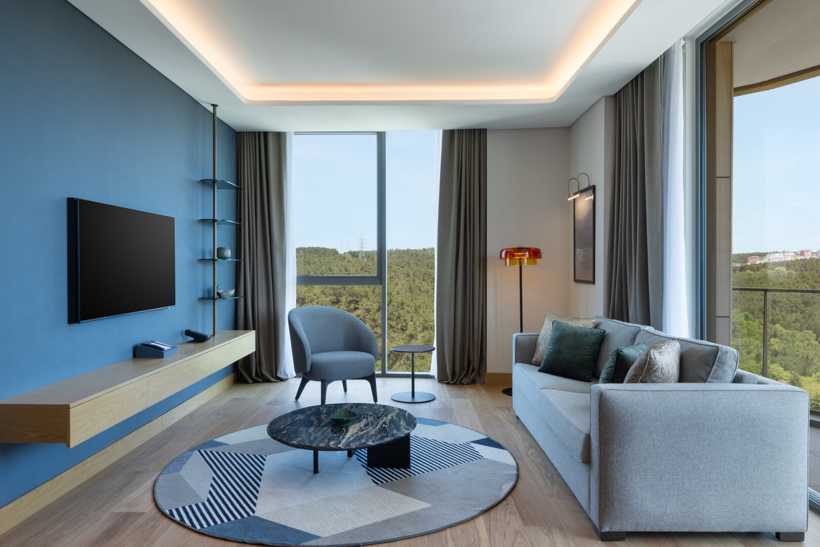 Two Bedroom Apartment Forest View with Balcony