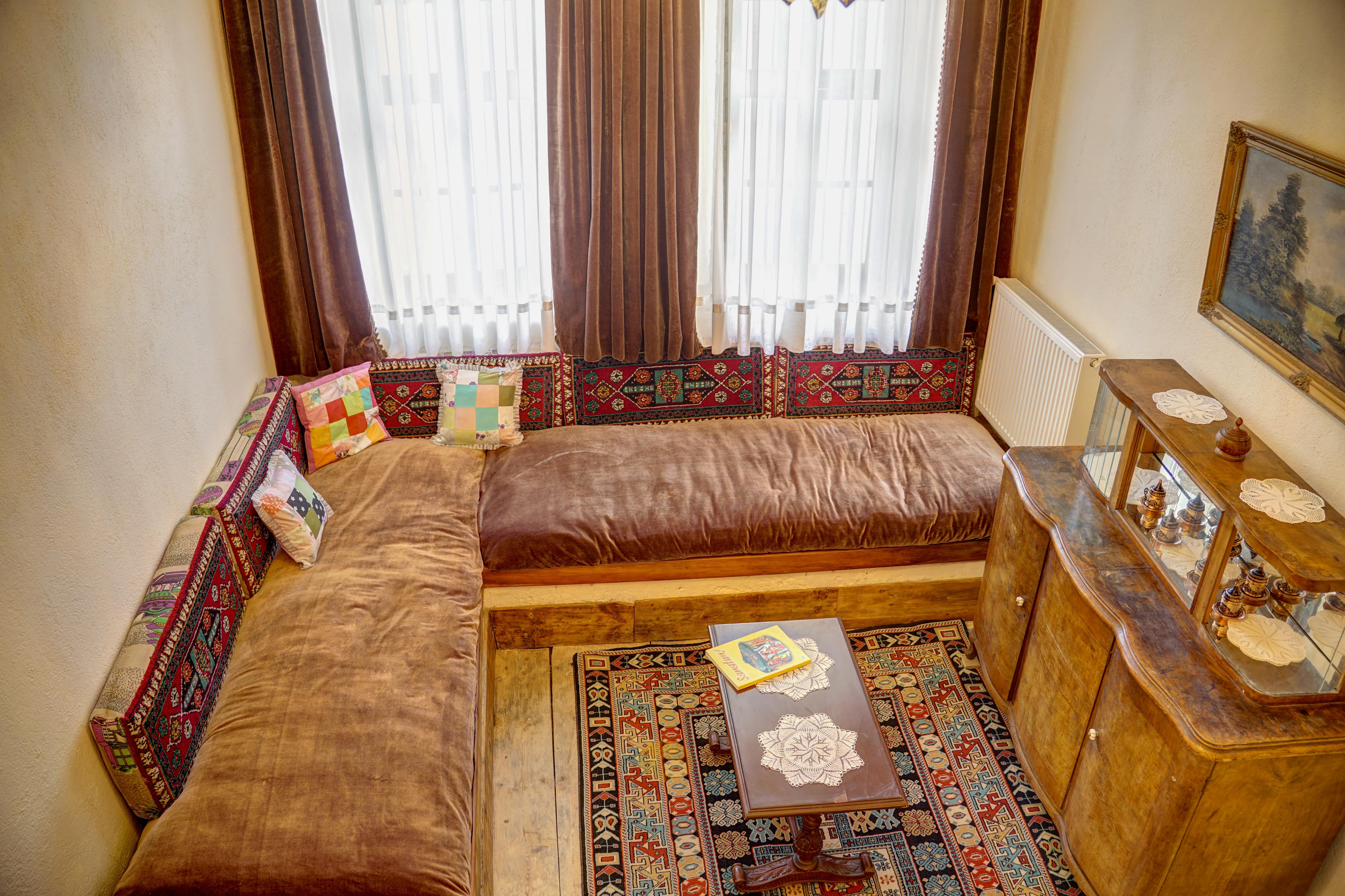 106 Golgoli Family Suit Room