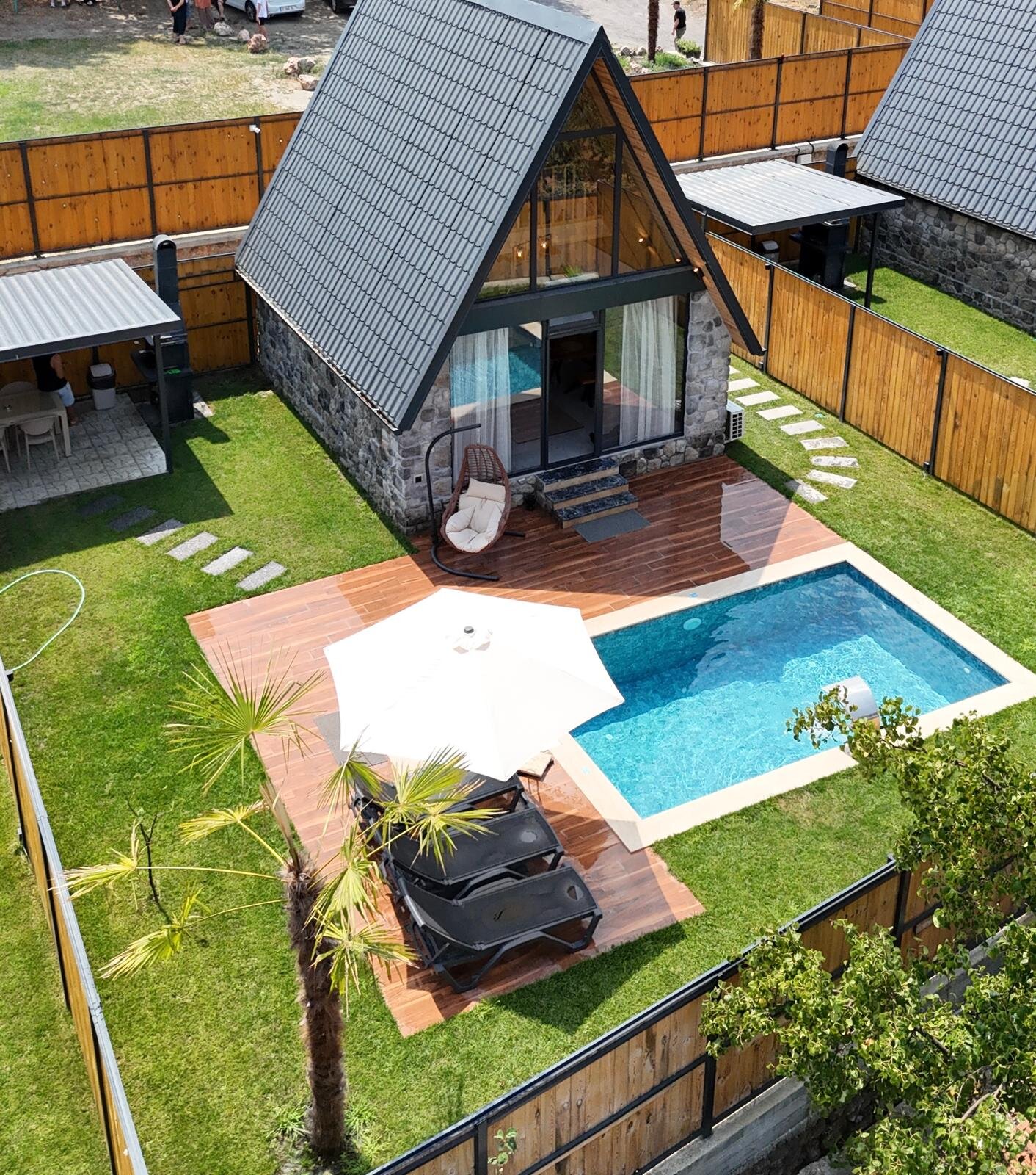 1+1 Özel Havuzlu Taş Bungalov