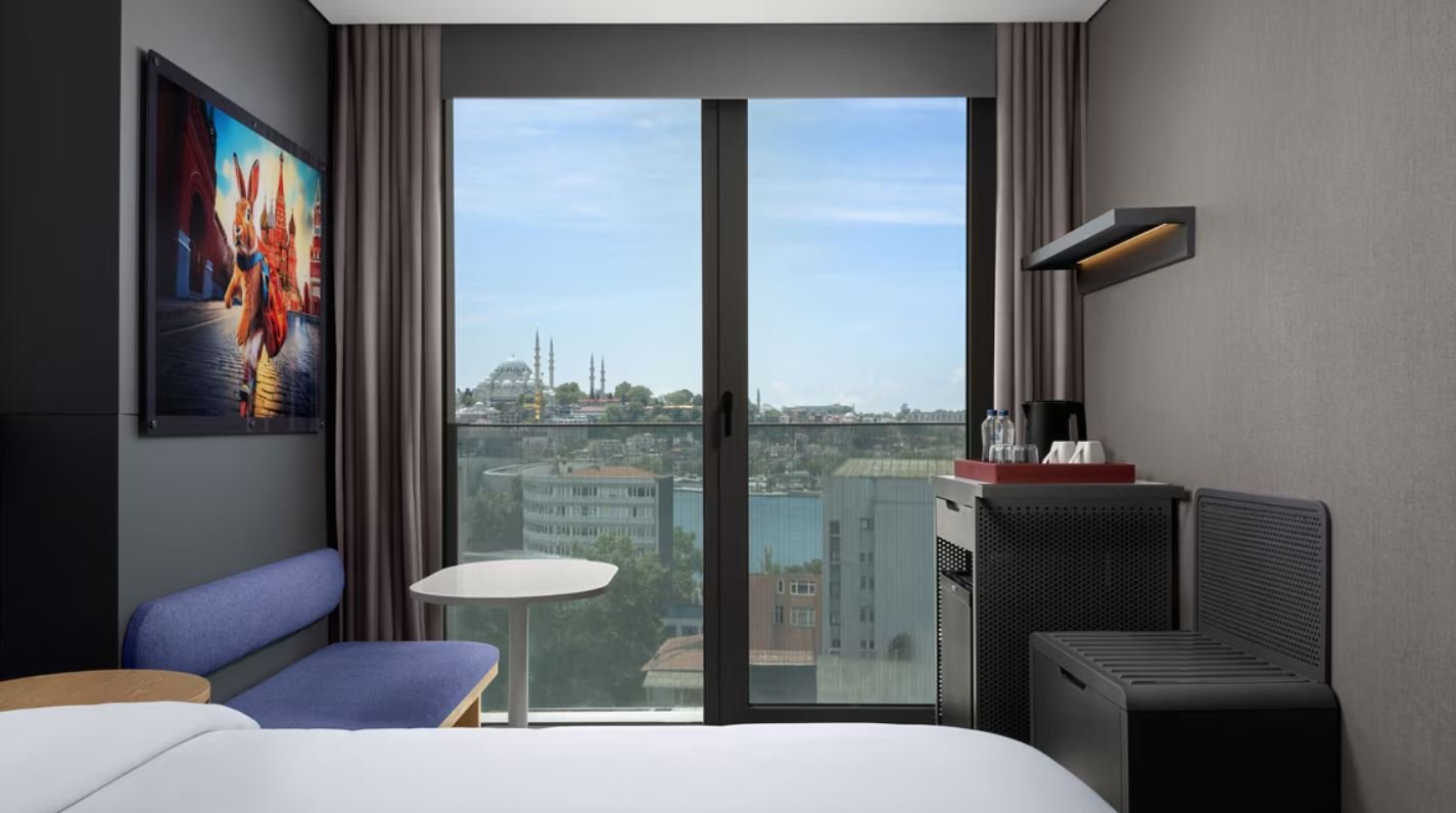 Aloft İstanbul Karaköy by Marriott · 43