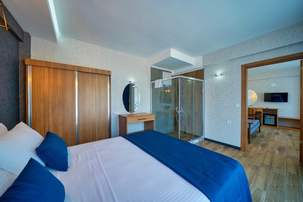 The Halcyon Rooms & Suites Hotel