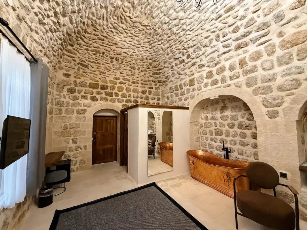 Suite Room 201
