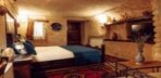 Deluxe Cave Room Görseli