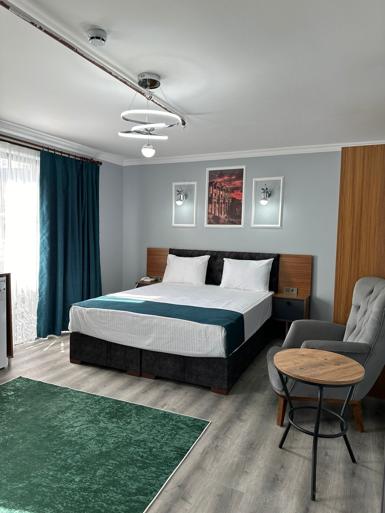 Asgard Hotel · 3