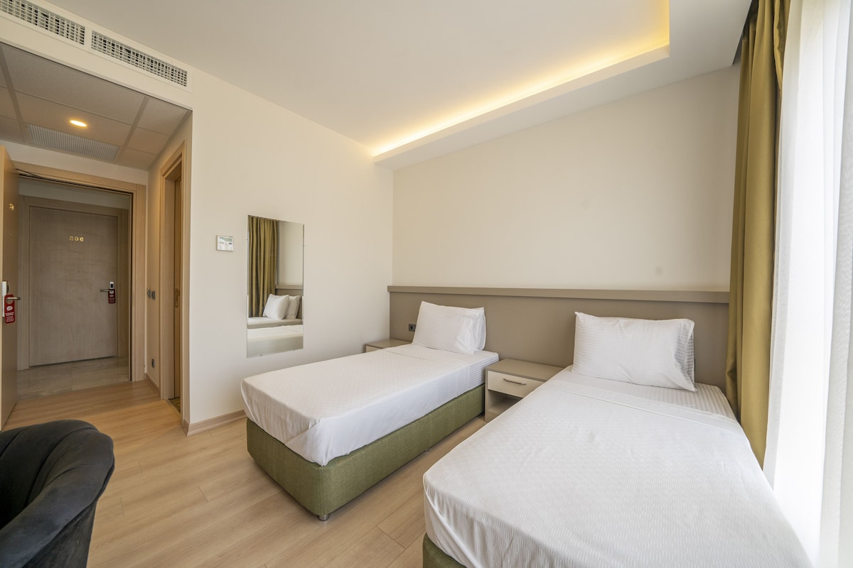 Standard Two Beds Room