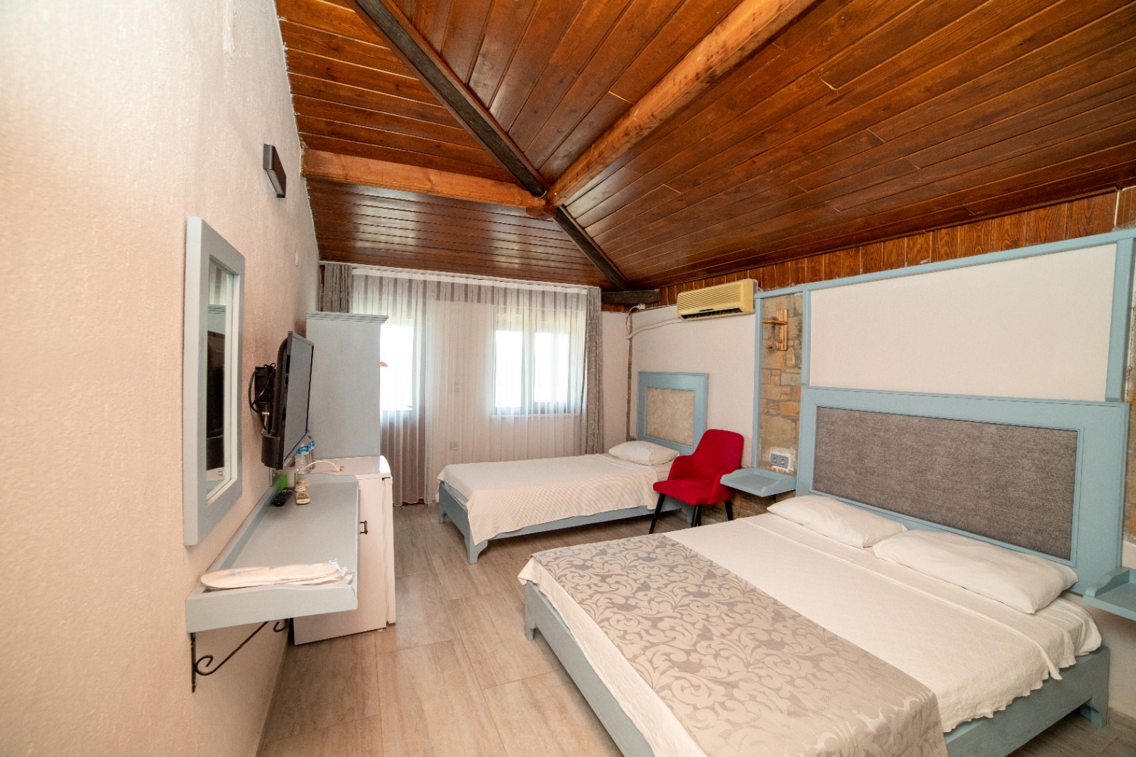 Standard Room, City View (3 Person)