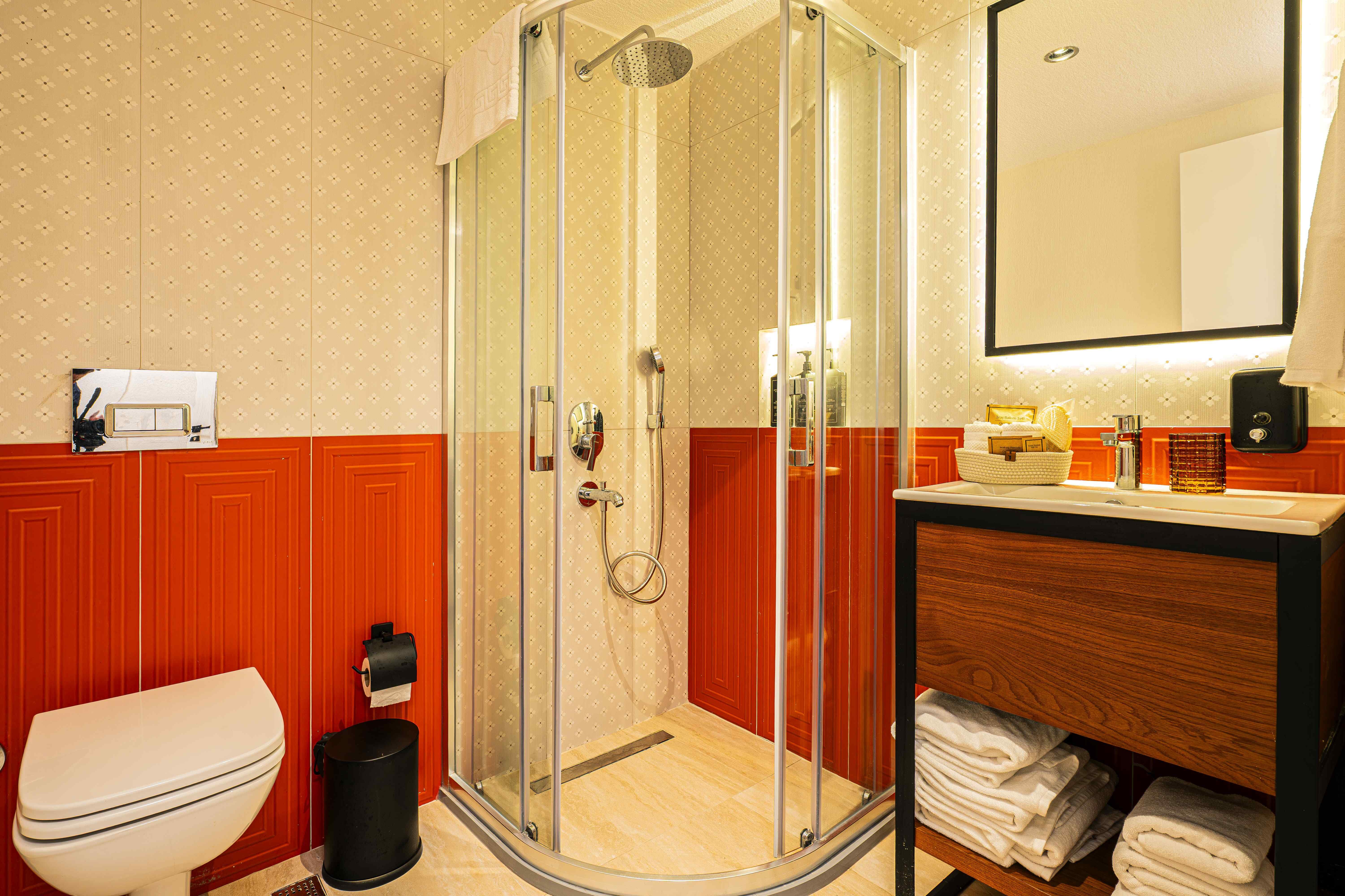 Standart Room With Twin Bed -1.Kat