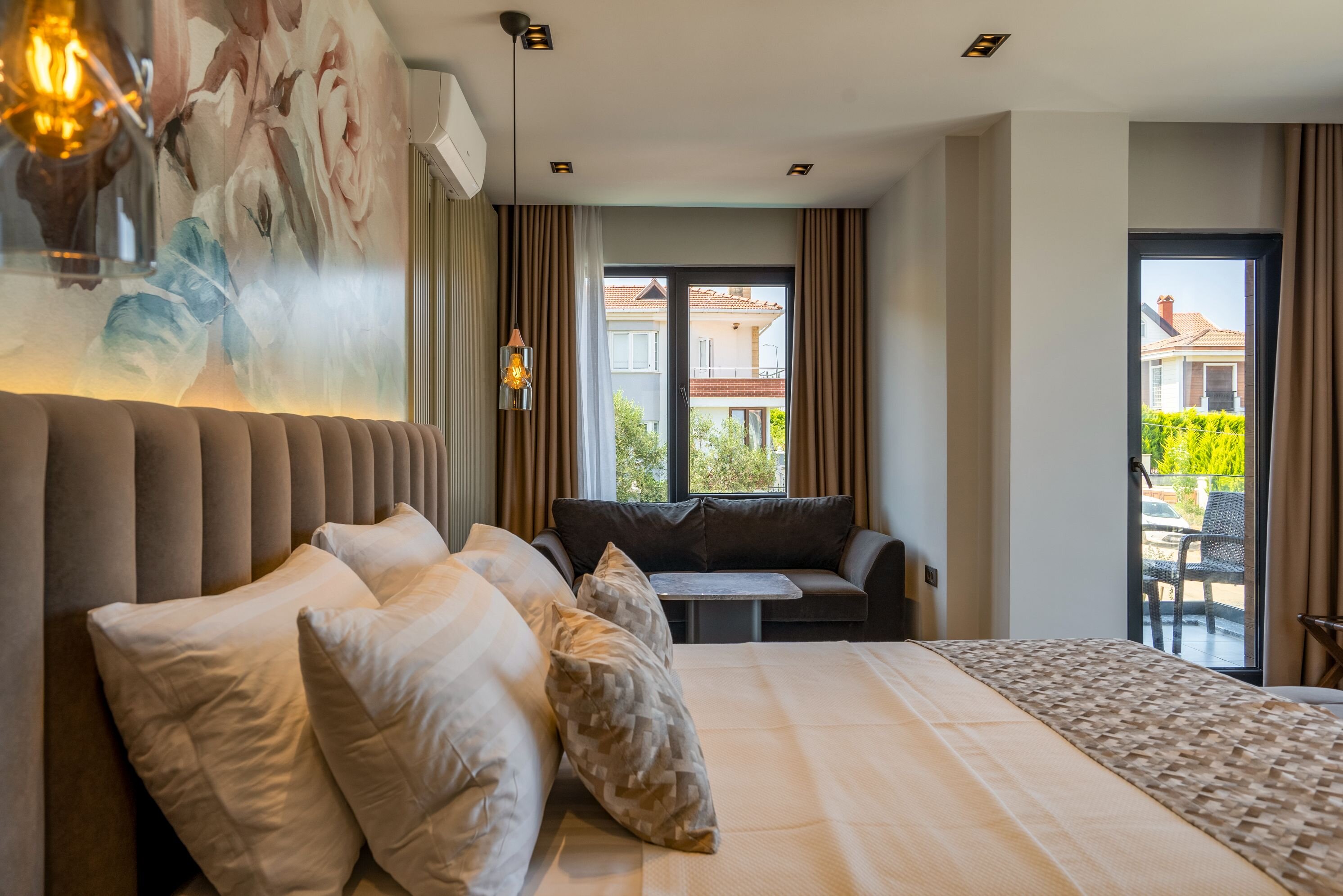La Miel Suites