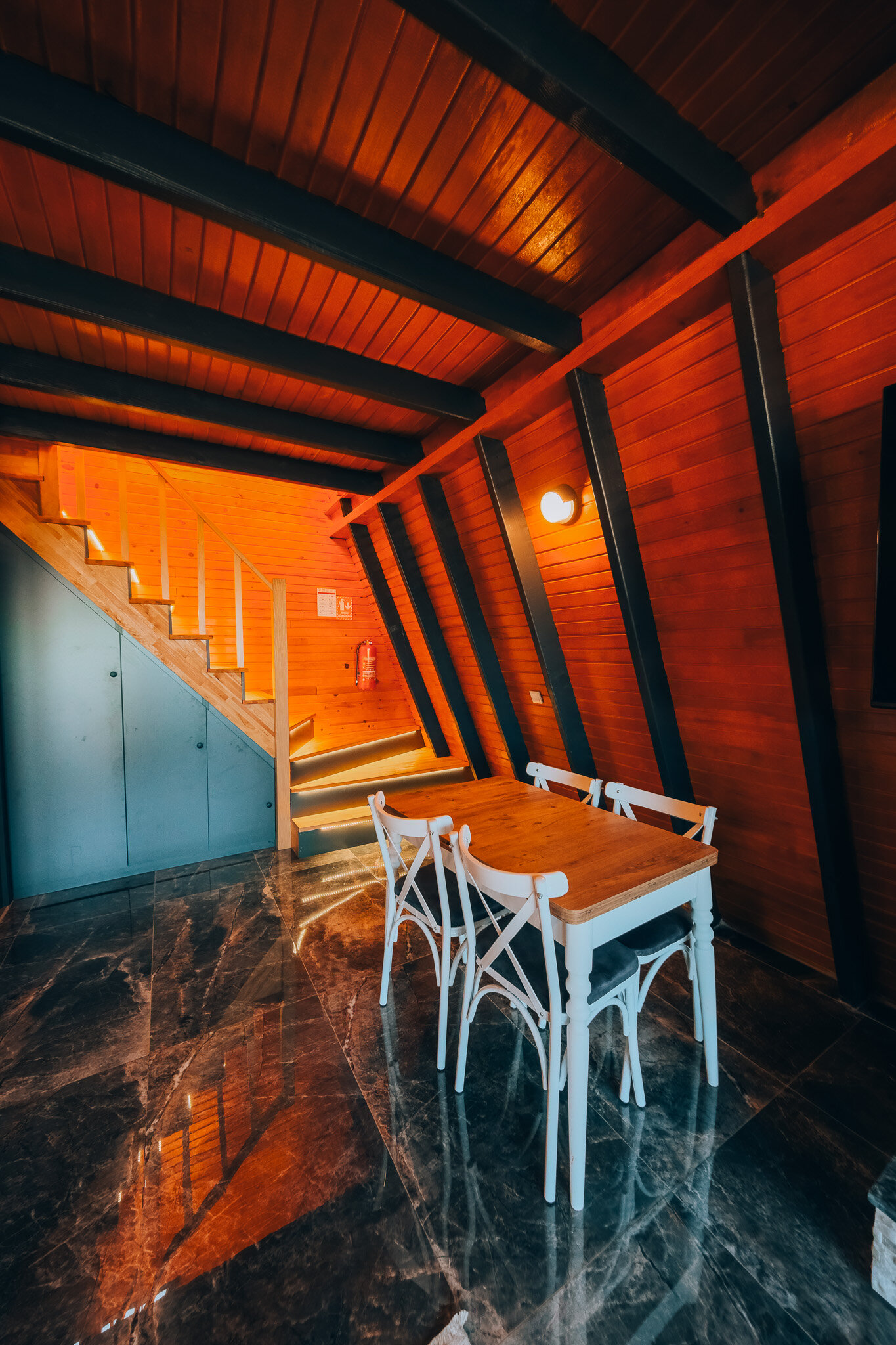 1+1 Yuvarlak Isıtmalı Havuzlu Bungalov