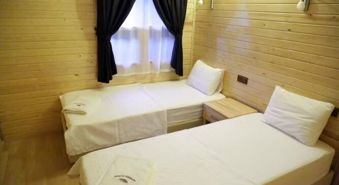 Bungalov, Kara Manzaralı (3 Kişilik)