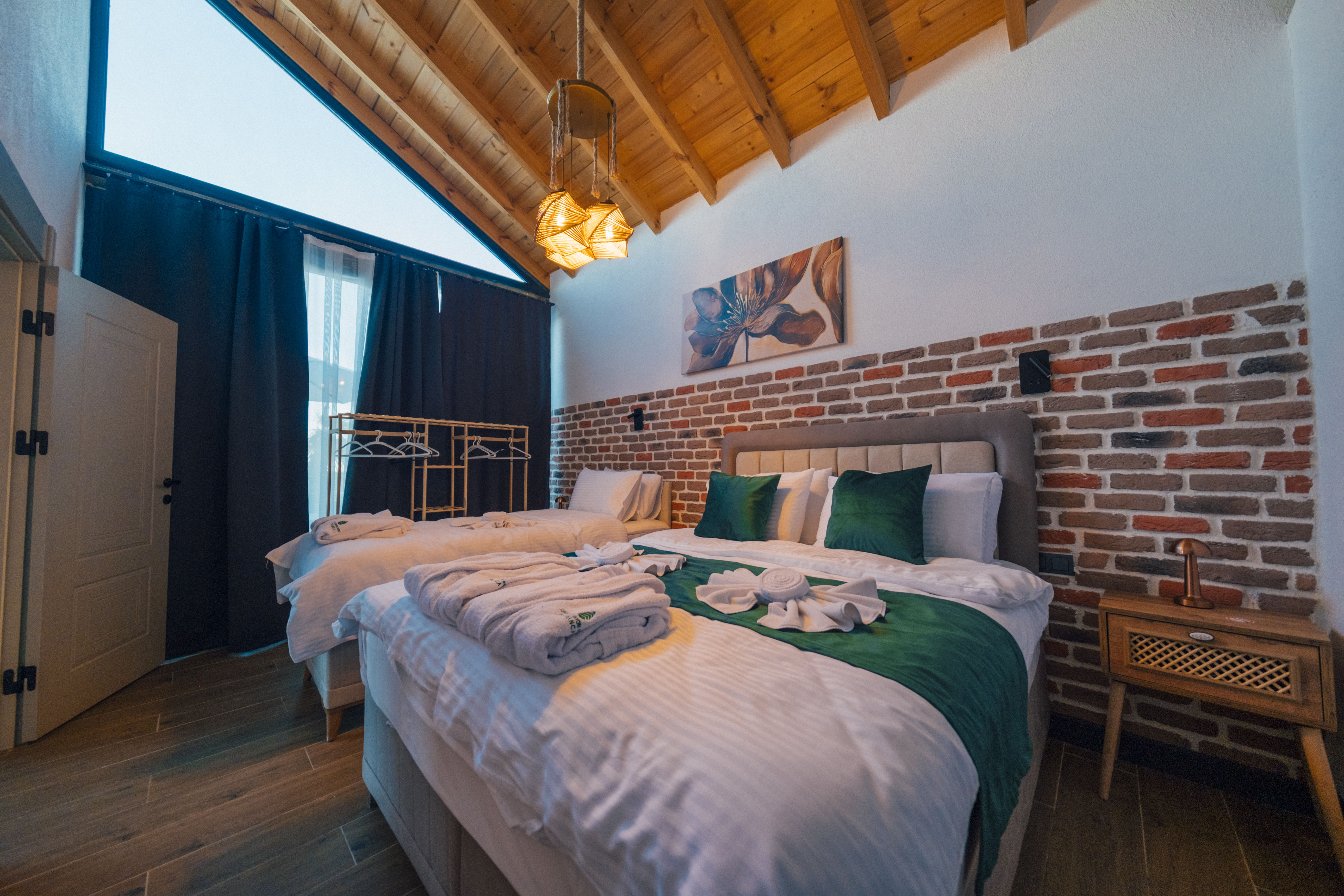 Premium Villa 3+1 Apartment Room, Pool View
