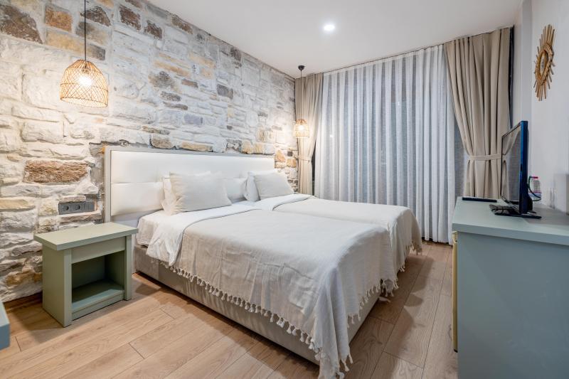 Hanedan Otel Foça