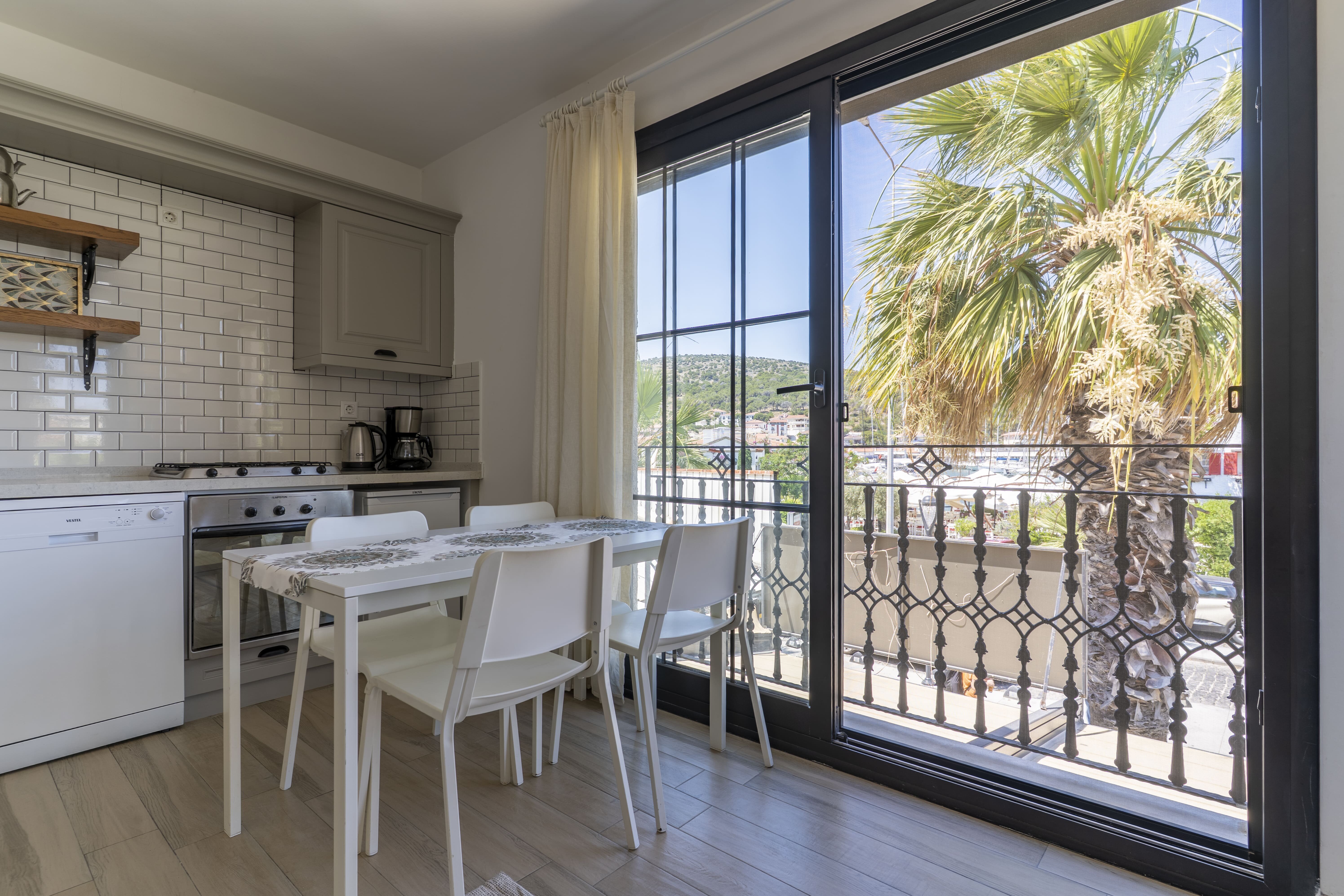 1+1 Marina Manzaralı Daire