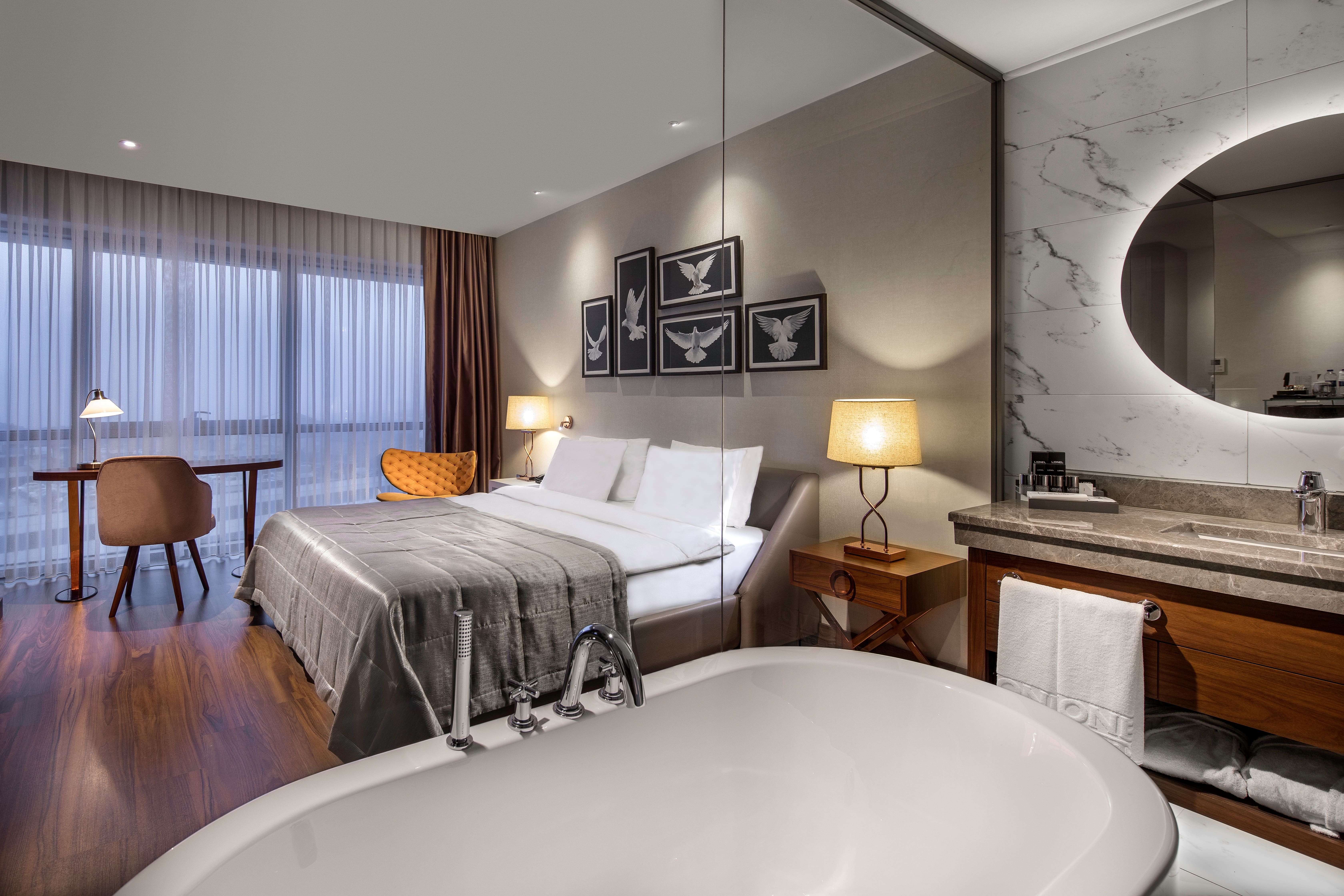 Lionel Hotel · 5