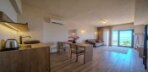 Suite with Kitchenette & French Balcony Görseli