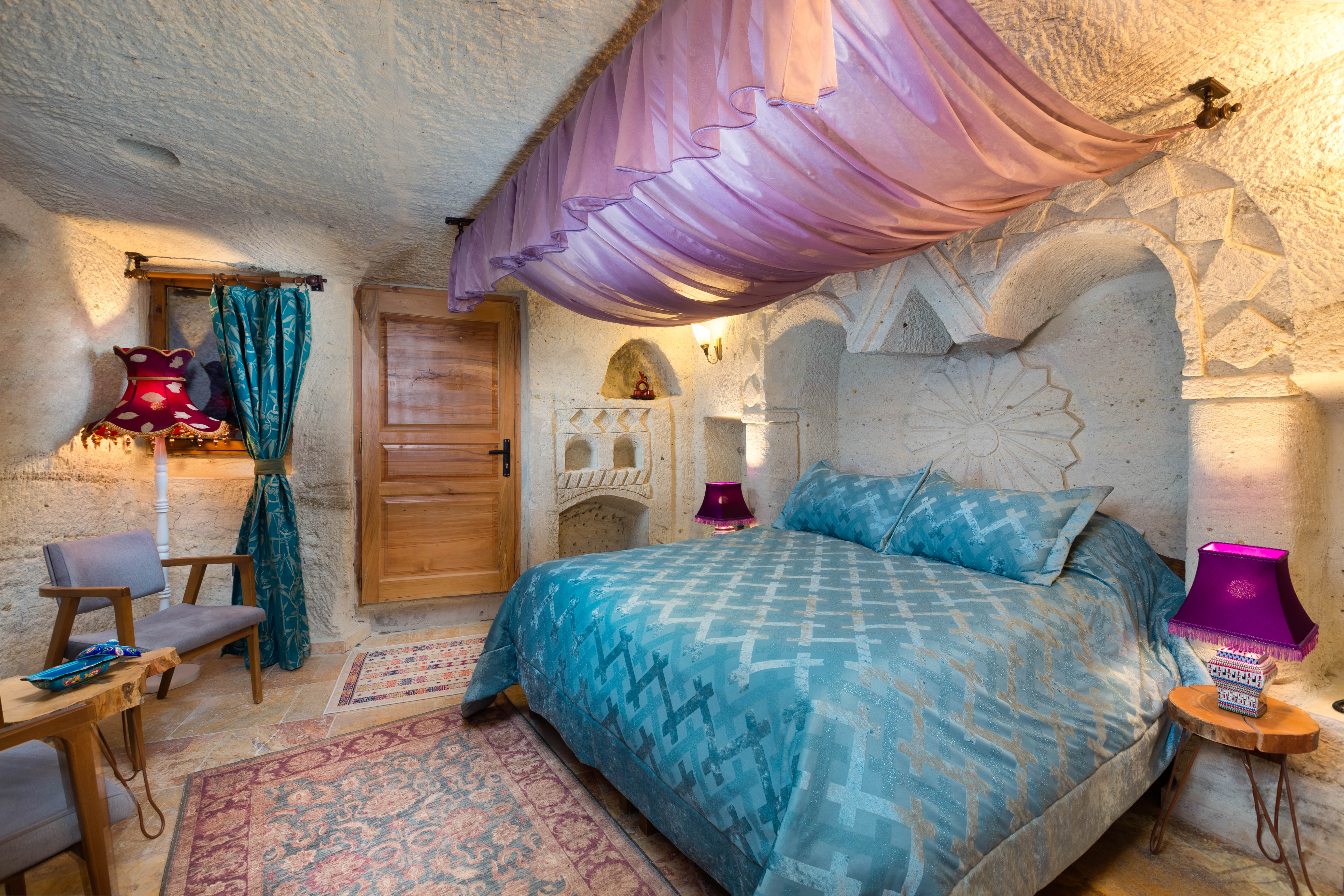 Deluxe Cave Room