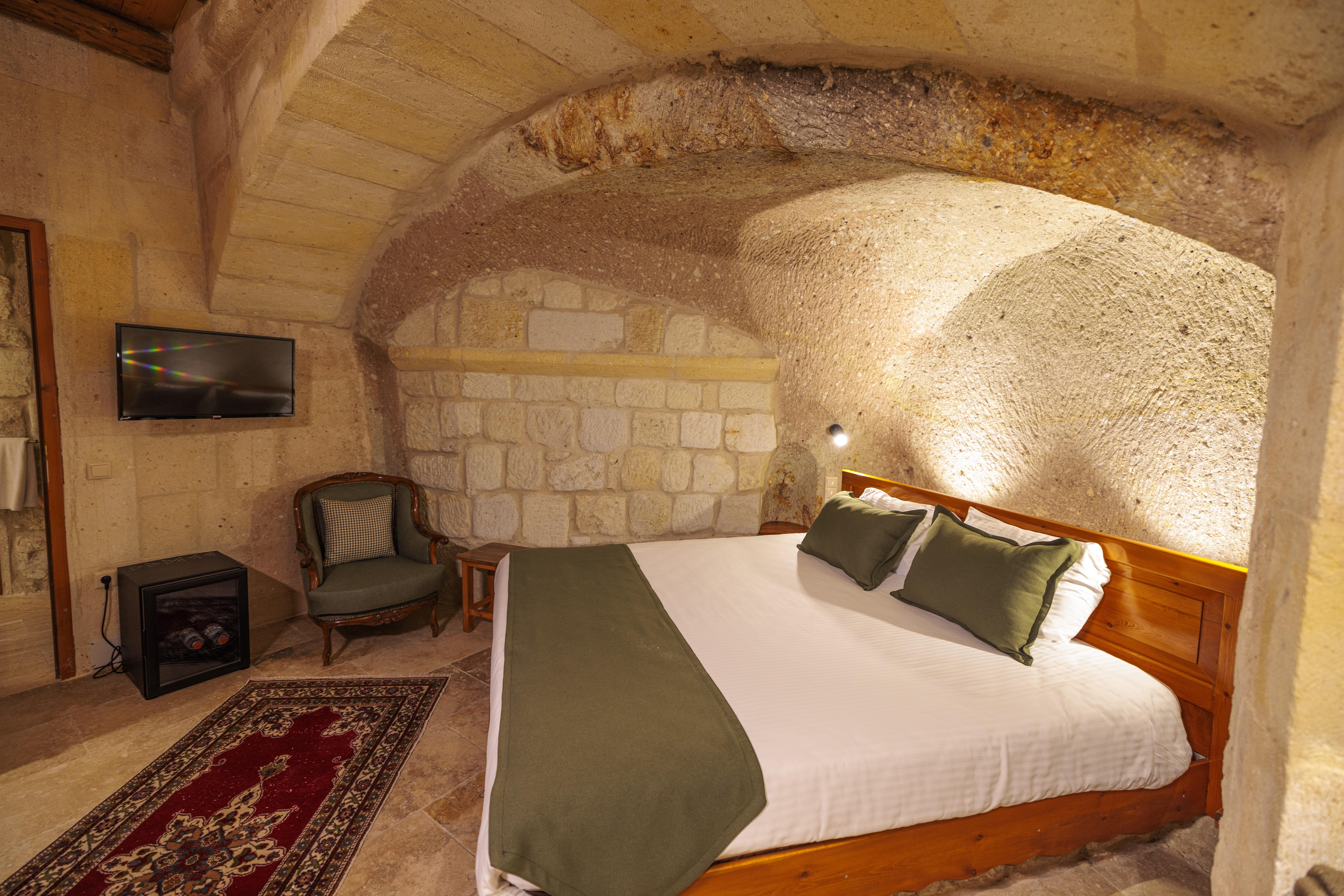 Canyon Cave Hotel
