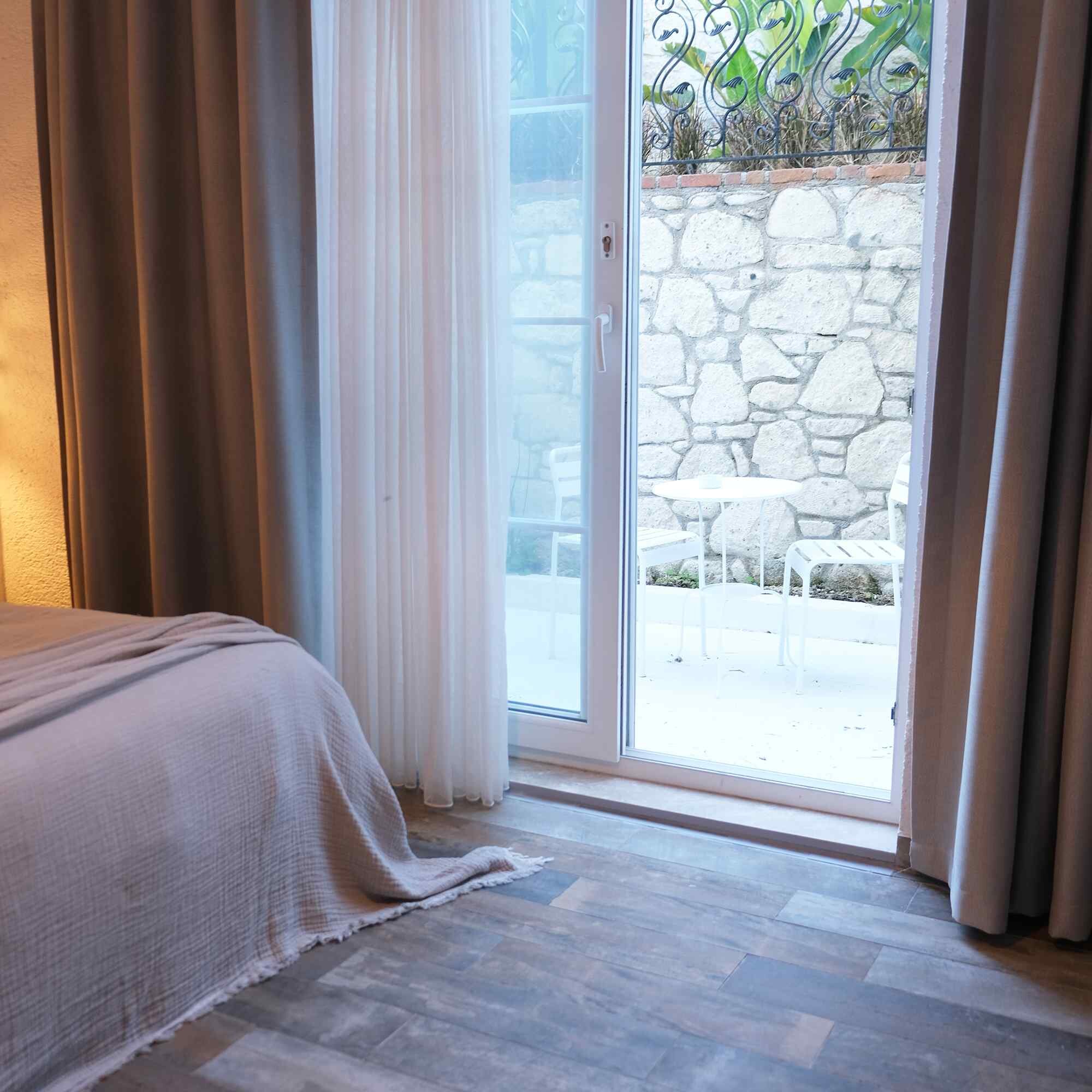 Sandal Alaçatı (+12 Adult Only) · 5