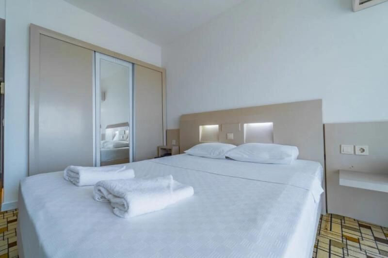 Garden Floor Room, Sea View