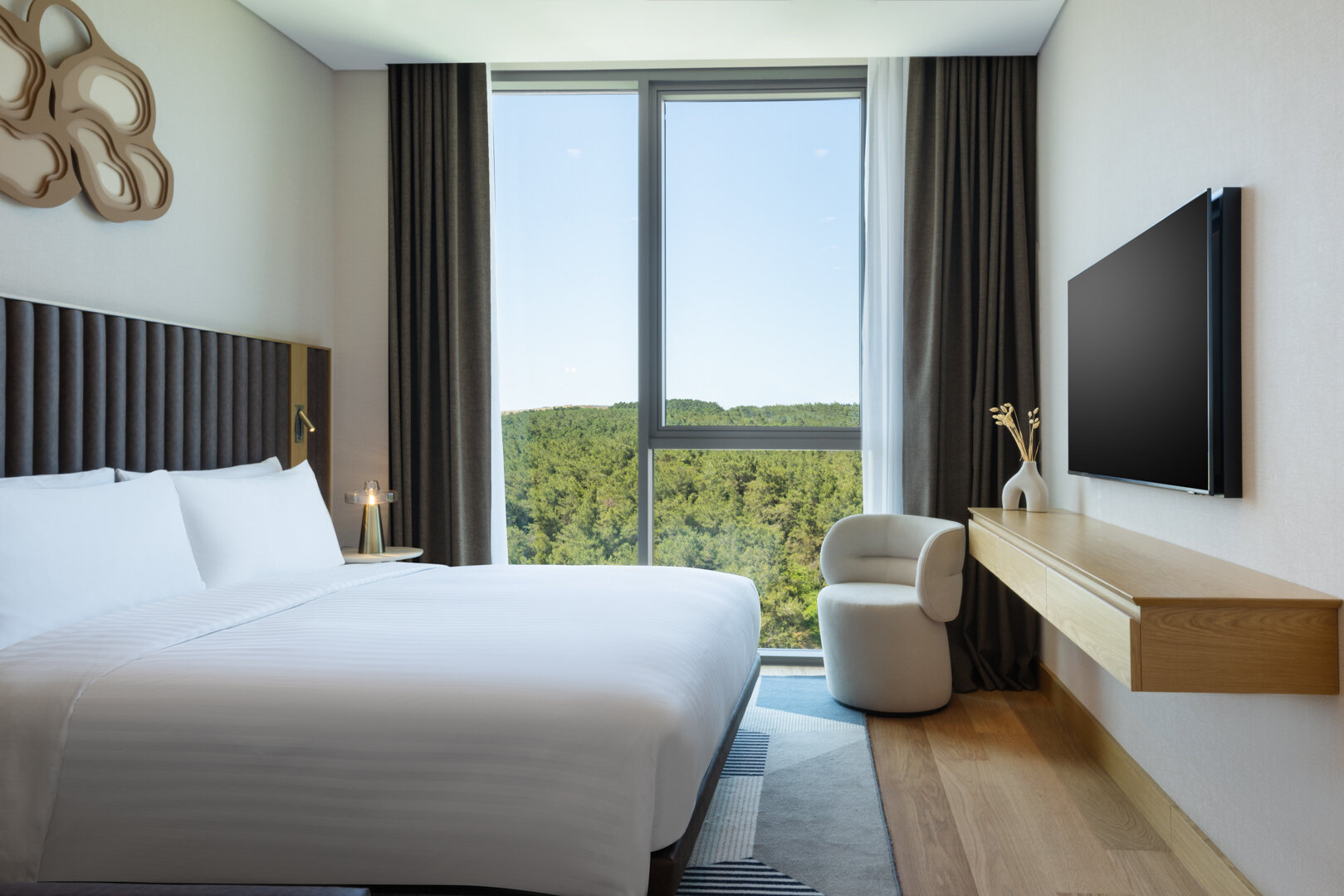 Two Bedroom Apartment Forest View with Balcony