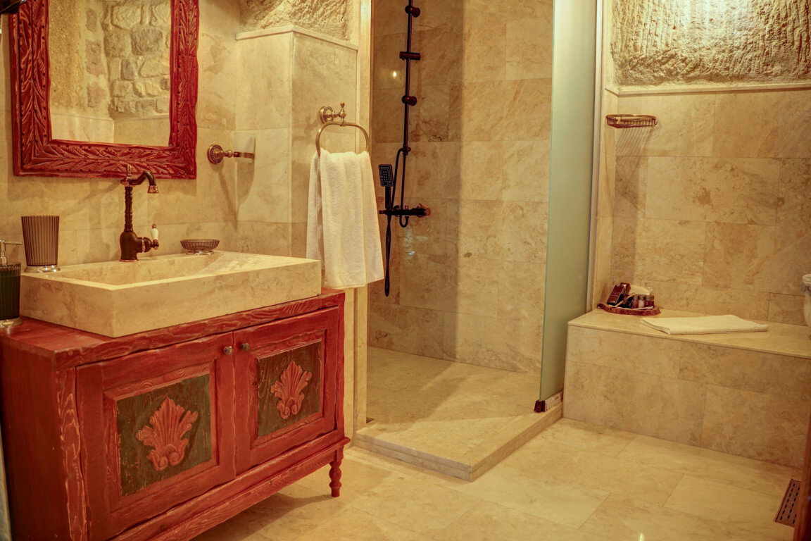 Calypso Cave Suites