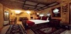 Deluxe Cave Room Görseli