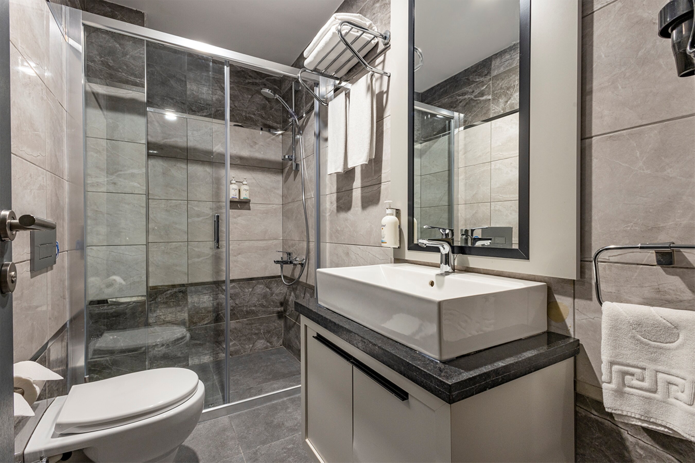 1 Queen Premium Room
