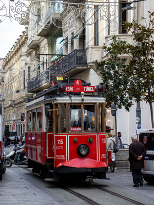 Uçaklı İstanbul Tarihi Yarımada Pierre Loti Dolmabahçe Kuzguncuk Kadıköy Turu 2 Gece Konaklamalı Ankara Çıkışlı Kurban Bayramı Özel 
