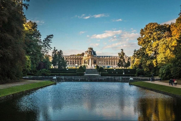 Grand Paris & Disneyland & Brüksel ve Amsterdam Turu THY İle Noel Zamanı 4 Gece (AMS-CDG)