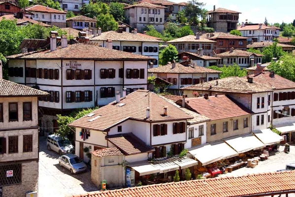 Safranbolu Amasra Abant Turu 1 Gece Otel Konaklamalı Mimaroba - Beylikdüzü Çıkışlı Kasım Ara Tatil Özel