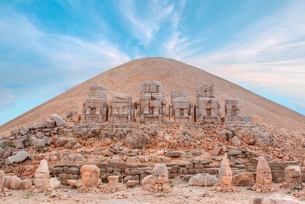 Uçaklı Tarihin Sıfır Noktası Göbeklitepe Nemrut ve Mardin Turu Thy İle 3 Gece Konaklamalı İstanbul Çıkışlı Kurban Bayramı Özel