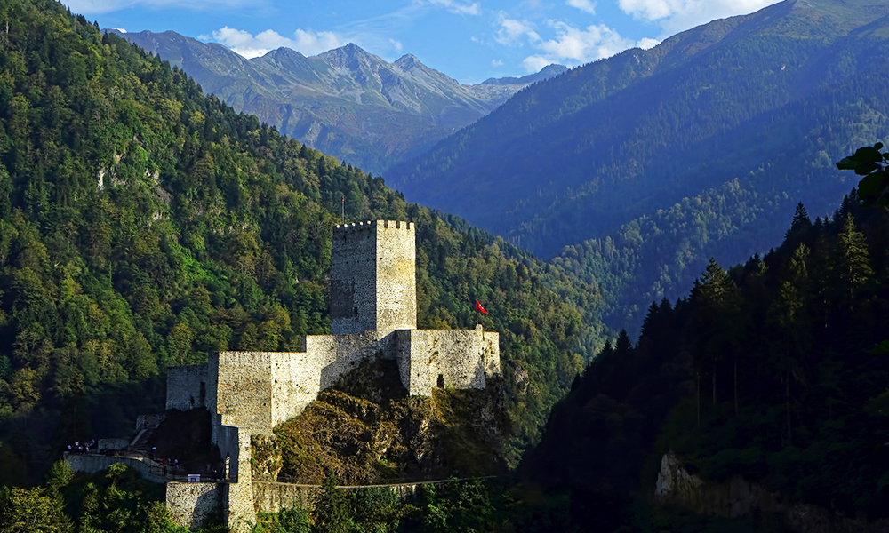 Uçaklı Karadeniz Yaylalar ve Batum Turu Türk Havayolları ile 4 Gece Otel (1 Gece Batum ) Konaklamalı İstanbul Çıkışlı Trabzon Başlar