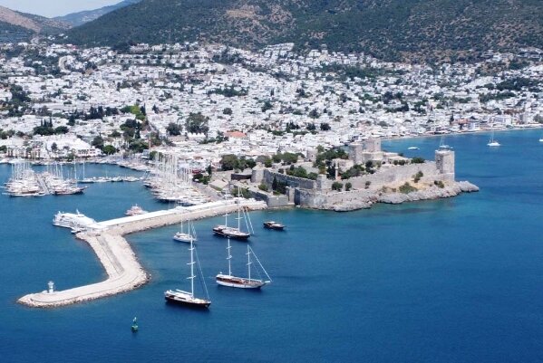 Bodrum Çeşme Alaçatı Turu 4 Gece Otel Konaklamalı İstanbul Bursa Çıkışlı