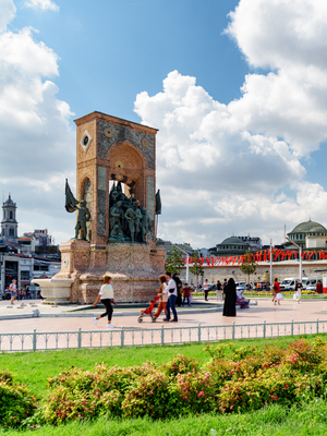 Uçaklı İstanbul Tarihi Yarımada Pierre Loti Dolmabahçe Kuzguncuk Kadıköy Turu 2 Gece Konaklamalı Kıbrıs Çıkışlı Kurban Bayramı Özel