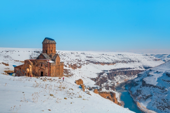 İzmir Çıkışlı Turistik Doğu Ekspresi Sun Express ile Kars Turu 2 Gece Otel 1 Gece Tren Konaklamalı (Ankara-Kars yönü) Sömestr Özel